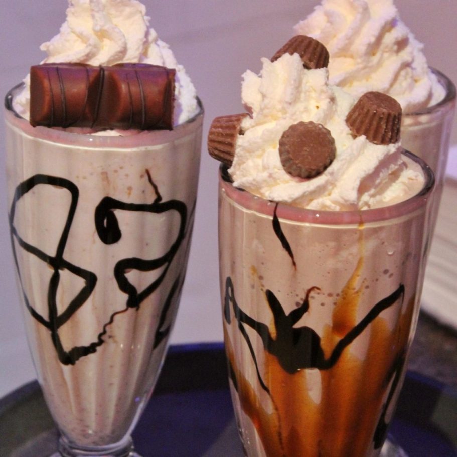 Milkshakes-deluxe-twisted-burger